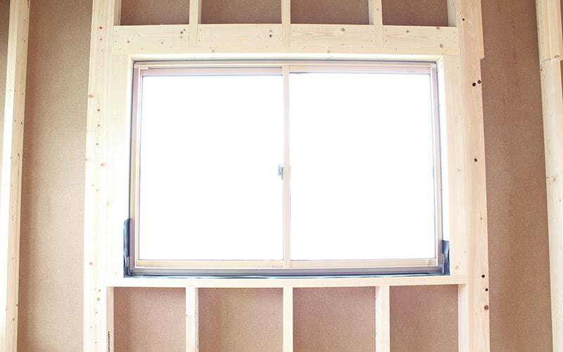 窓の交換中の写真