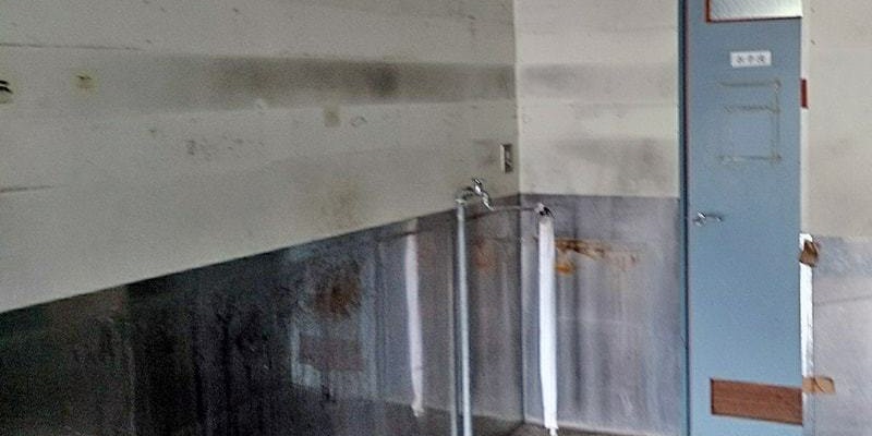 トイレ部分修繕前